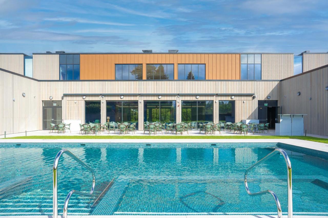 Foxhills Club & Resort Ottershaw Buitenkant foto