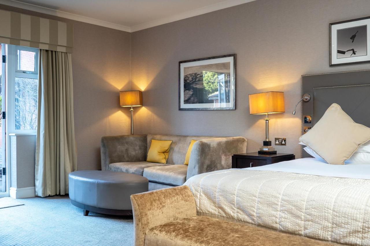 Foxhills Club & Resort Ottershaw Buitenkant foto