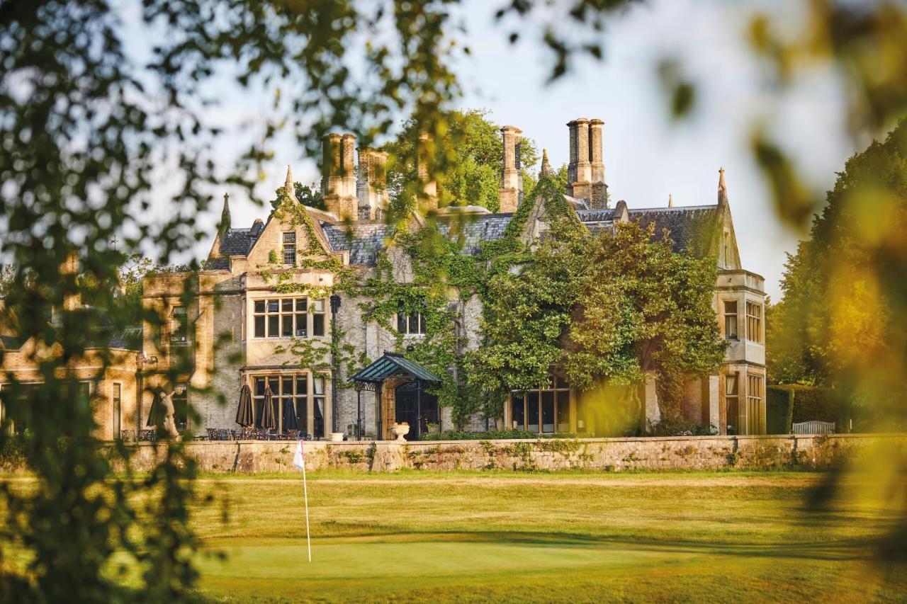 Foxhills Club & Resort Ottershaw Buitenkant foto