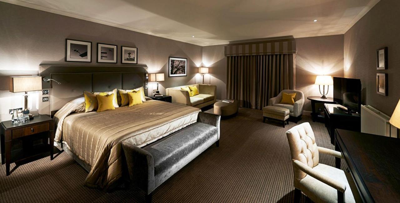 Foxhills Club & Resort Ottershaw Buitenkant foto