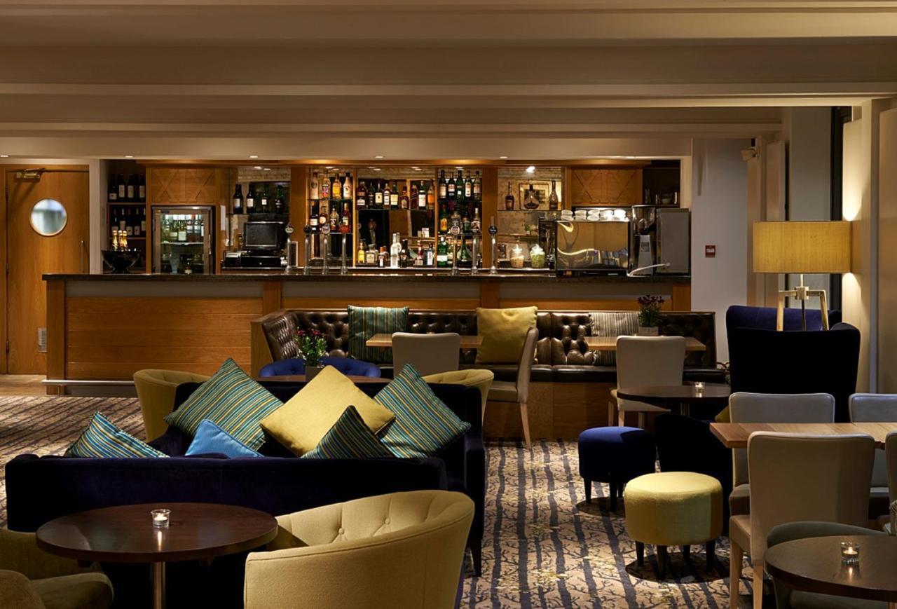 Foxhills Club & Resort Ottershaw Buitenkant foto