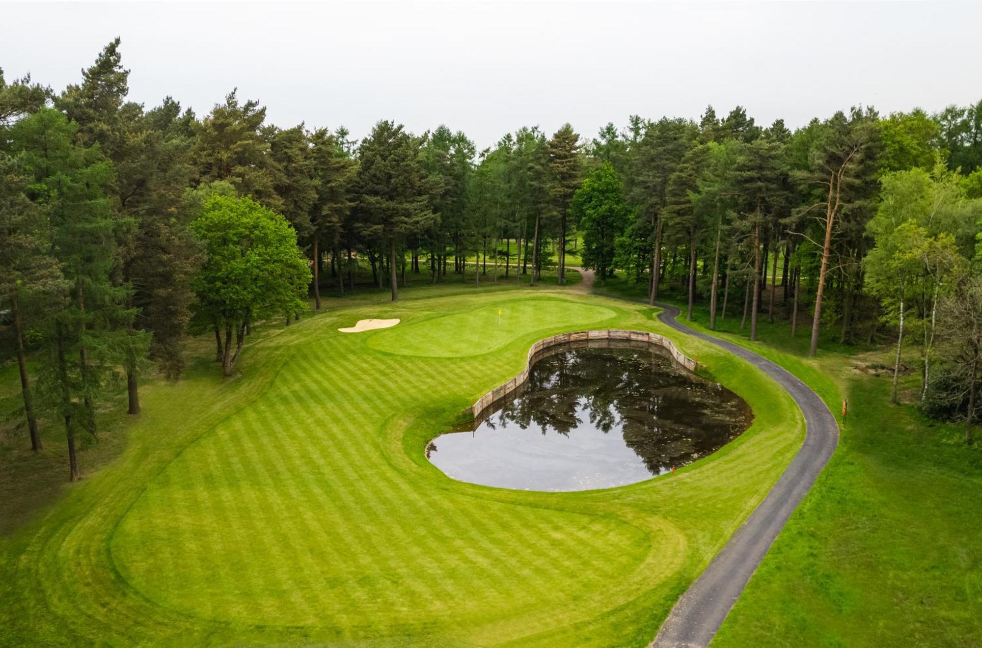 Foxhills Club & Resort Ottershaw Buitenkant foto