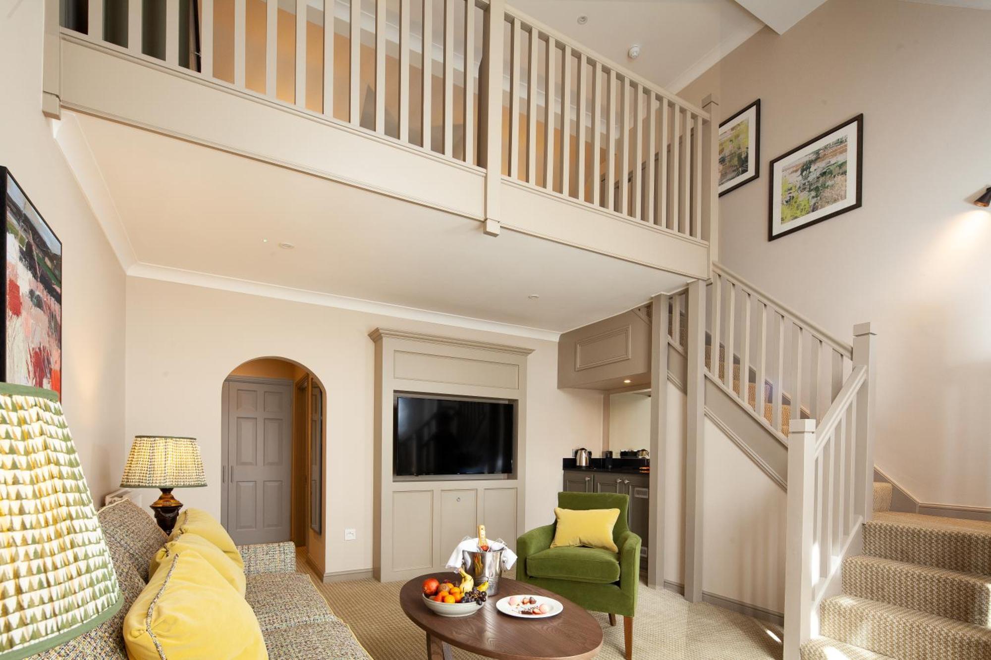 Foxhills Club & Resort Ottershaw Buitenkant foto