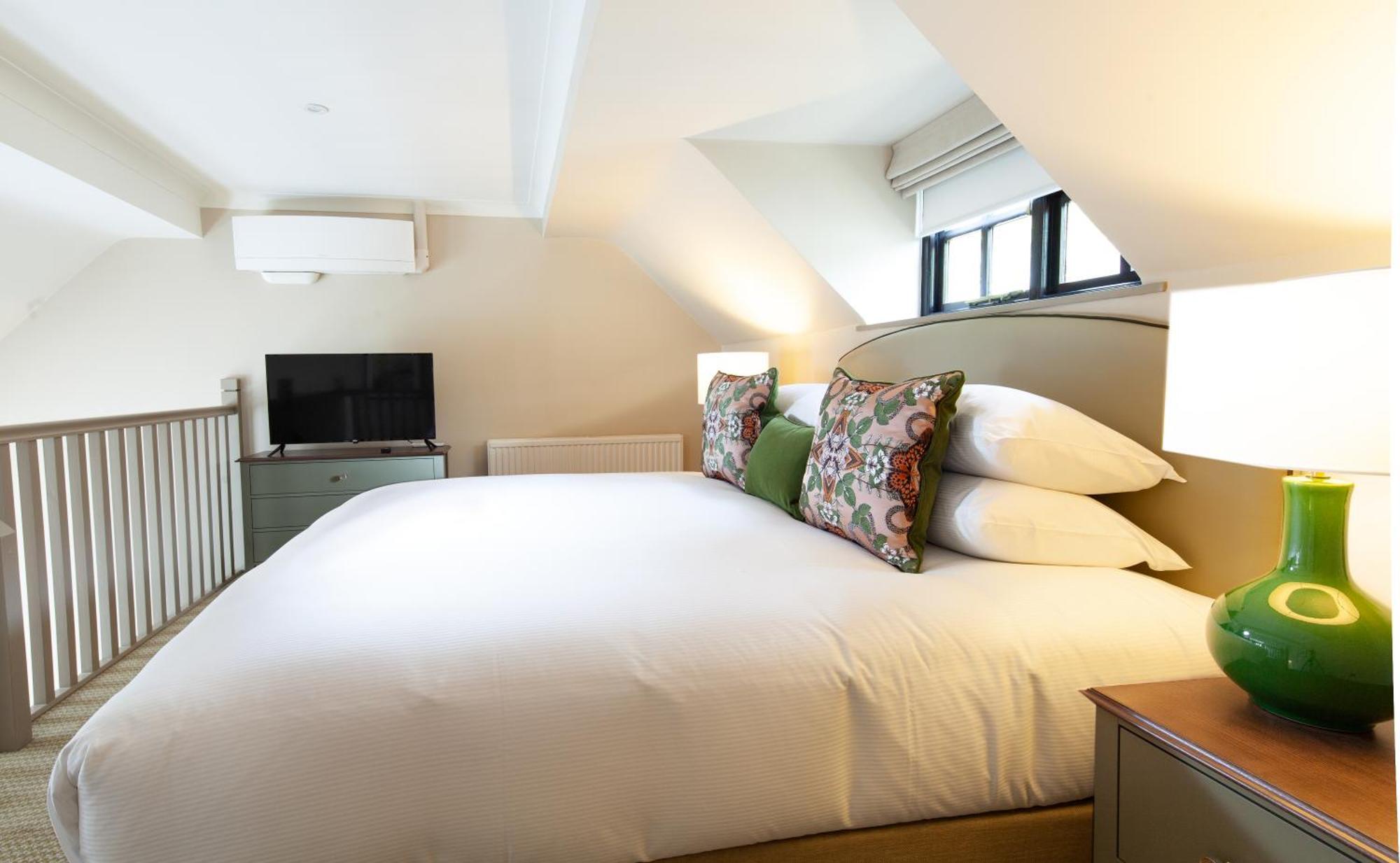 Foxhills Club & Resort Ottershaw Buitenkant foto