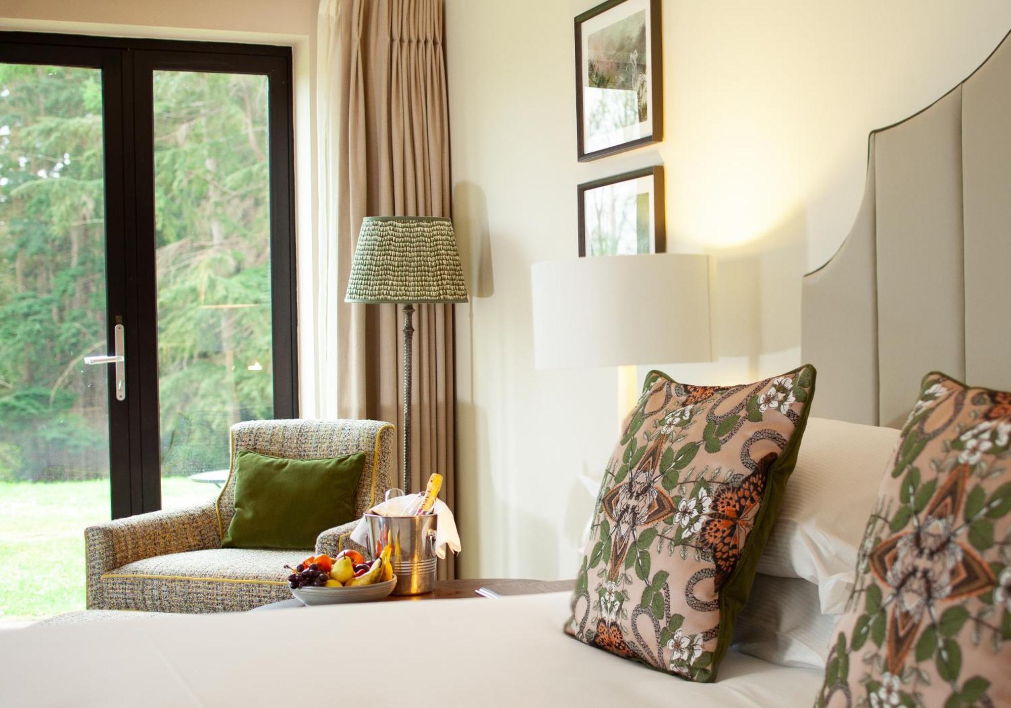 Foxhills Club & Resort Ottershaw Buitenkant foto