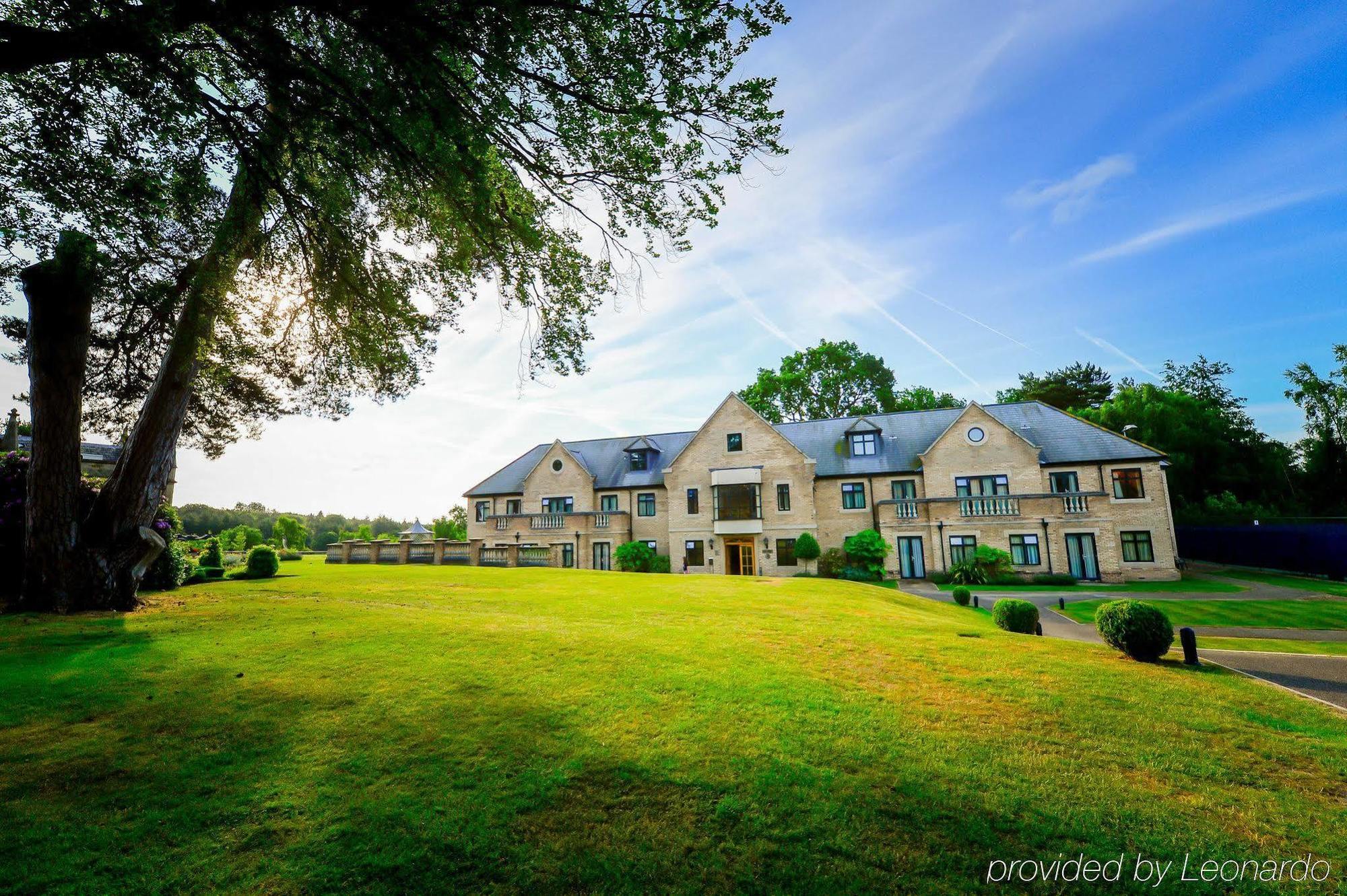 Foxhills Club & Resort Ottershaw Buitenkant foto