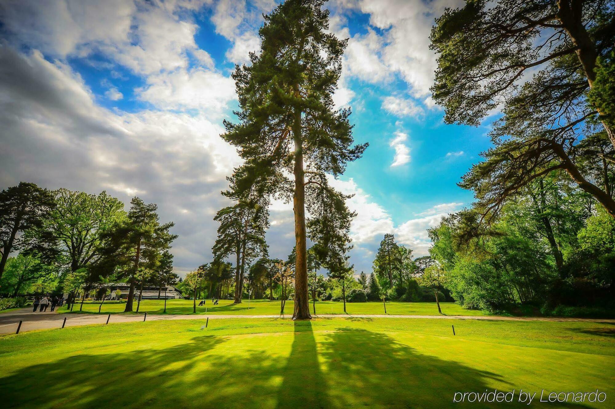Foxhills Club & Resort Ottershaw Buitenkant foto